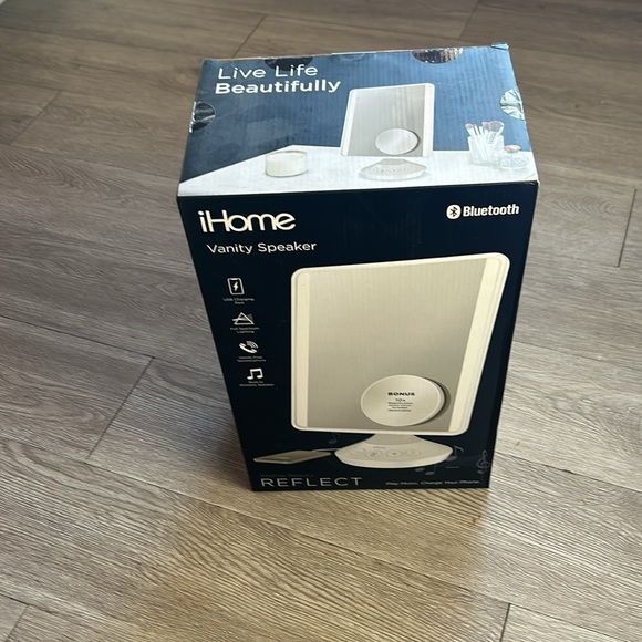 Lighted Mirror with Bluetooth Speaker